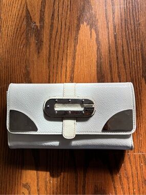 Vintage Guess White Laminated Wallet Clutch with Silver Hardware